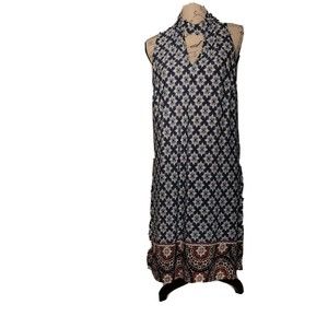 Beige by Eci Women's Dress with Key-hole accent in front of Dress Size XL